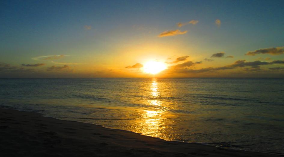Dos Tiburones Dive Shop Scuba Diving Big Corn Island, Nicaragua