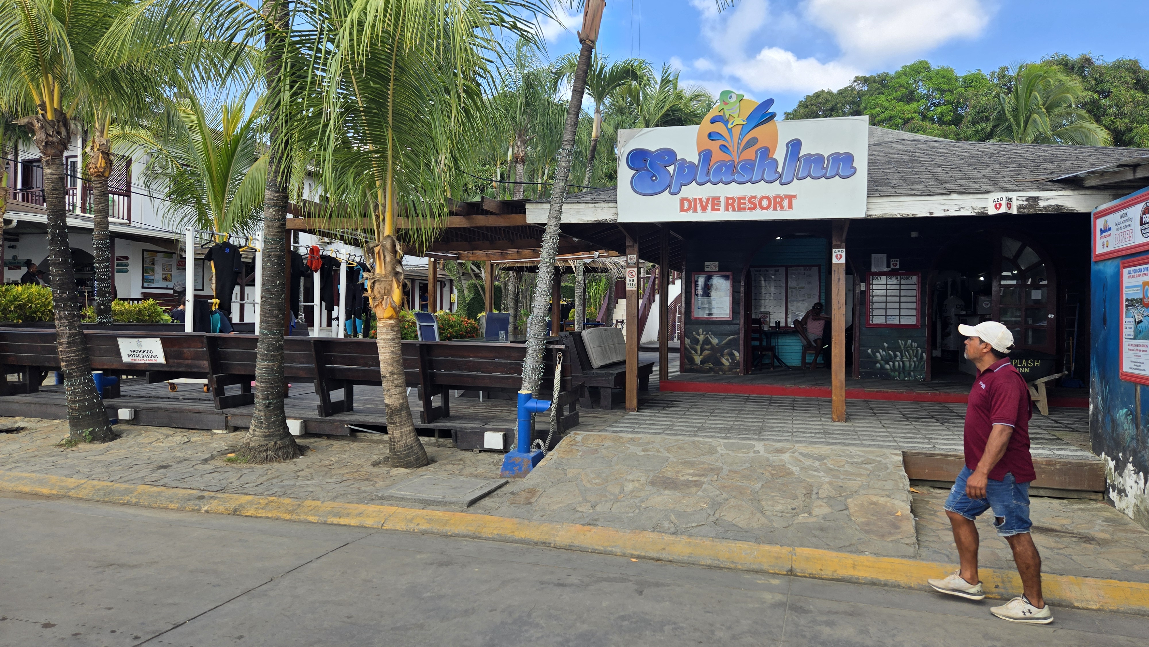 Splash Inn Dive Resort Scuba Diving Roatan, Honduras